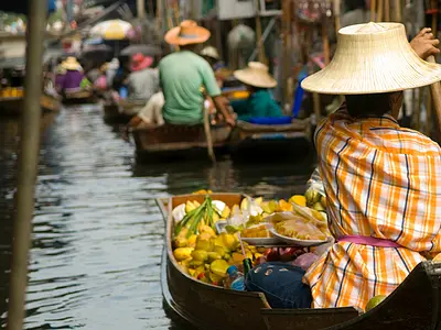 Merchants at Thai floating market