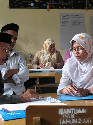 Indonesian officials in training in Aceh