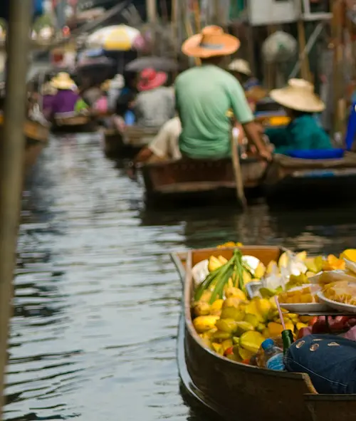 Merchants at Thai floating market