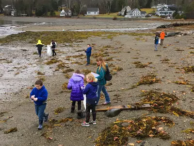 Edna Drinkwater School students collecting seawater samples