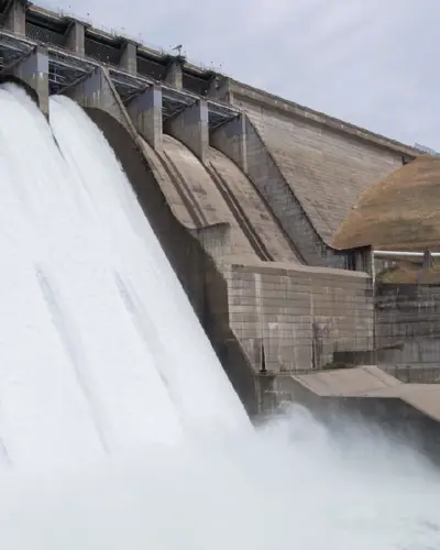 An image of a dam