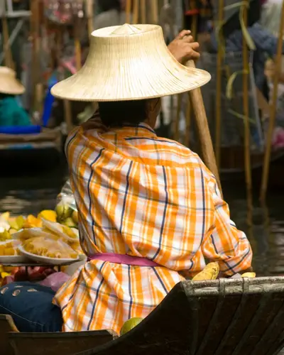Merchants at Thai floating market