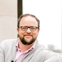 Headshot of Nicholas Thomas