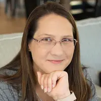 Headshot of Shannon Bell