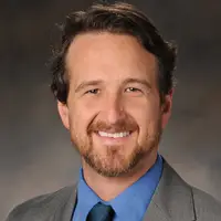 Headshot of Ian Thomas