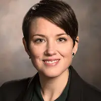 Headshot of Sara Andrews