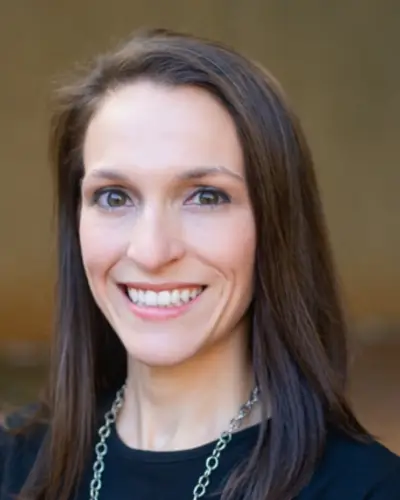 Nicole Mills headshot