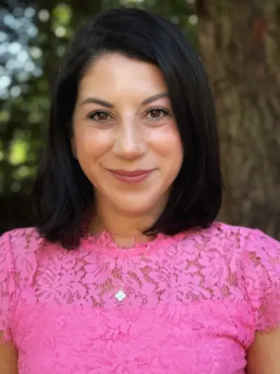 Lauren Bradley Headshot