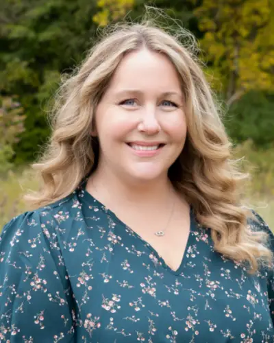 Bethany Vanspronsen Headshot