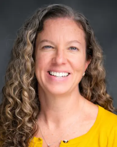 Erin Velez Headshot
