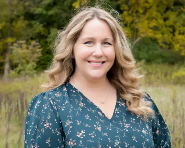 Bethany Vanspronsen Headshot