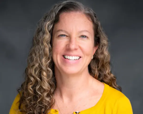 Erin Velez Headshot