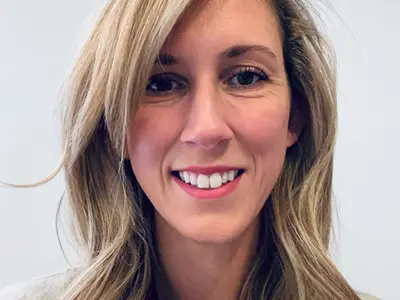 Headshot of Rebecca Flueckiger
