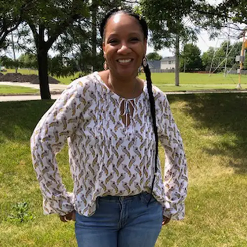 Wenora is a cancer survivor and advocate