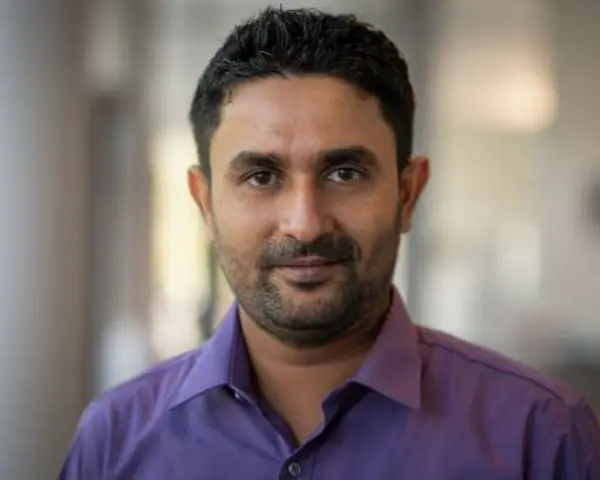 Headshot of Roshan Narasinghage