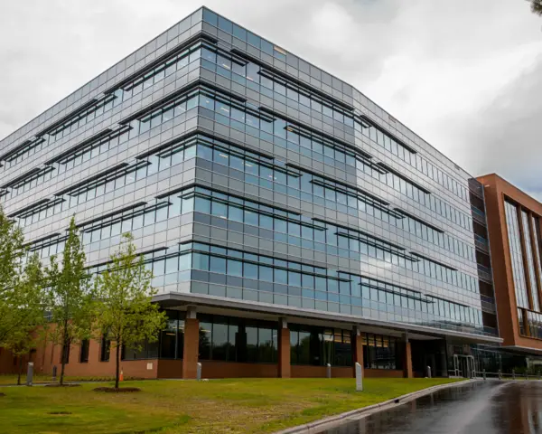 Exterior view of RTI's flagship Horizon building, which opened in 2018 on the Research Triangle Park campus.