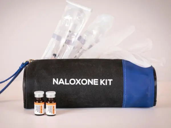 naloxone kit
